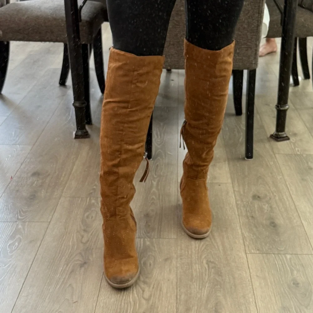 Dolce Vita Women's Tan Knee-High Boots